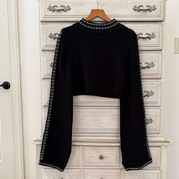 Zara Sweaters - Zara Black Stitched Crop Sweater